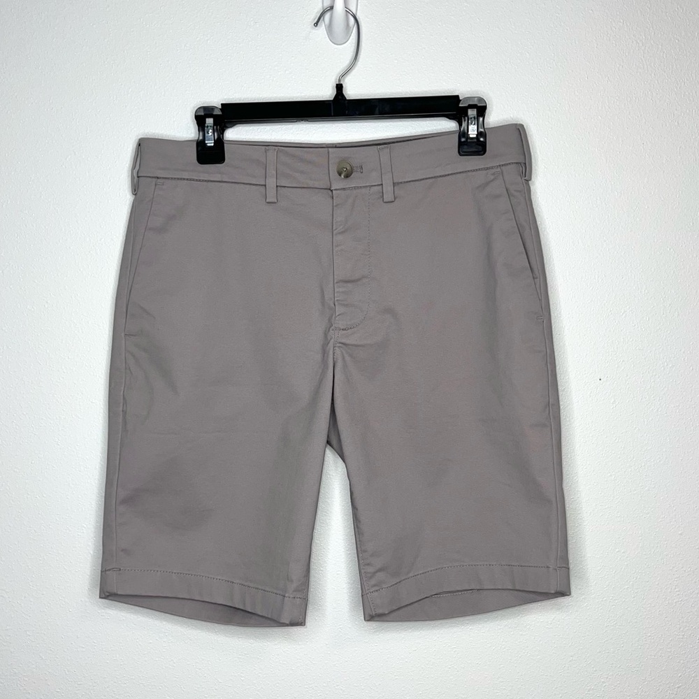 Express Men’s 10” Slim Fit Chino Shorts Temp Control Hyper Stretch Gray 30 NWOT